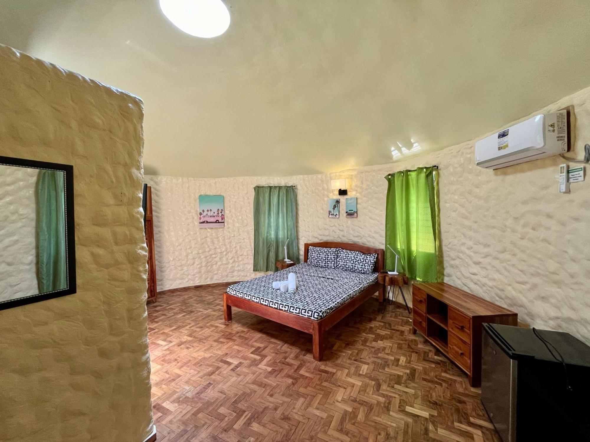Midnite Inn Panglao Island Exterior photo