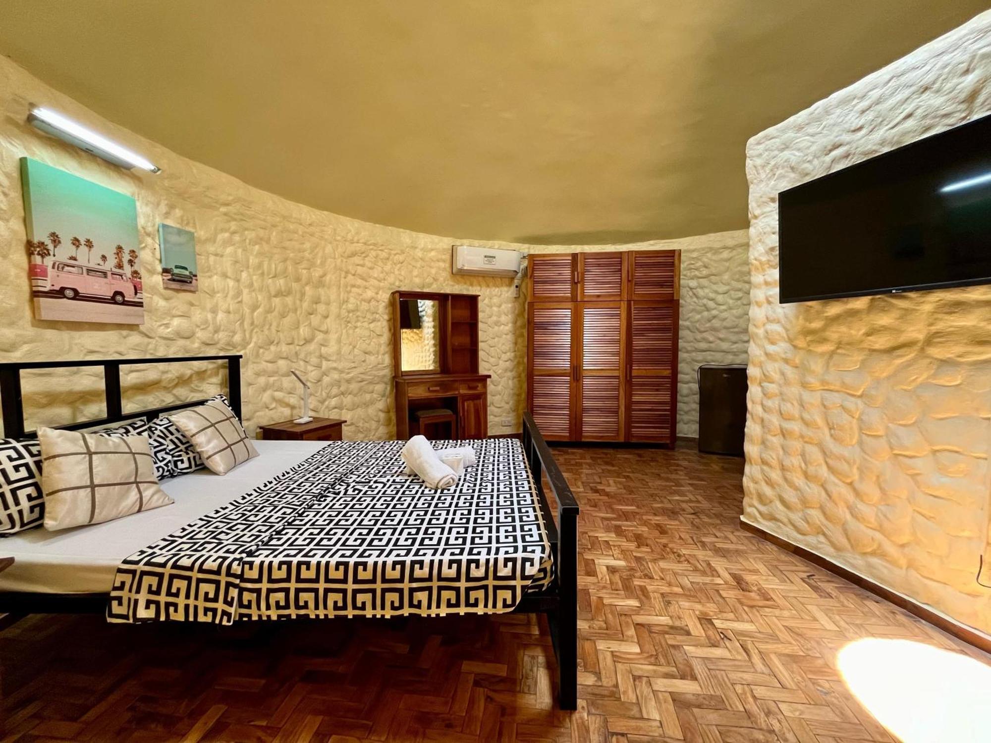 Midnite Inn Panglao Island Exterior photo
