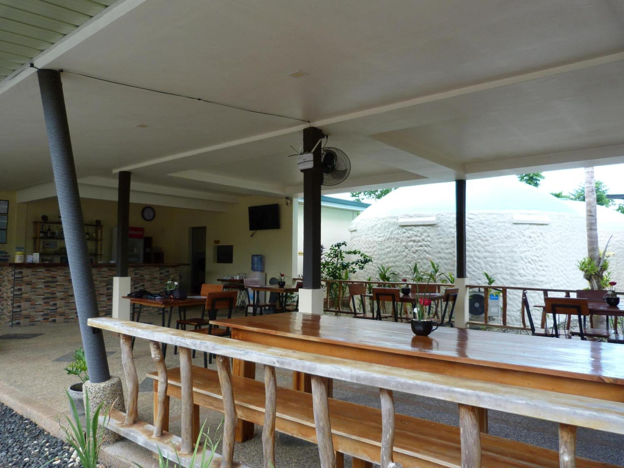 Midnite Inn Panglao Island Exterior photo